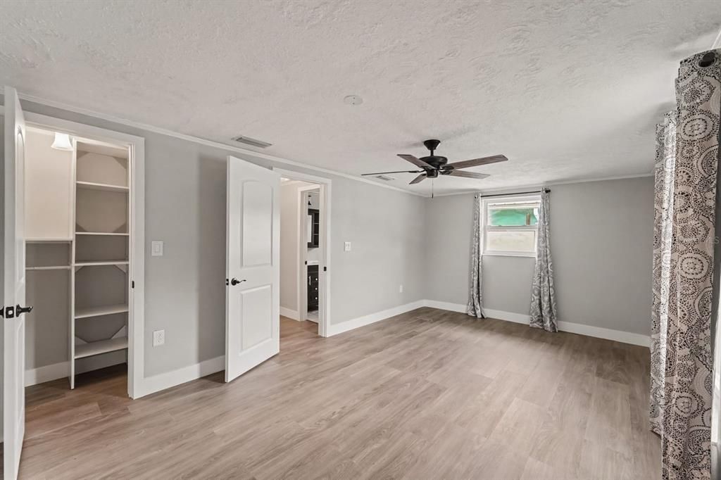 For Sale: $385,000 (2 beds, 2 baths, 1112 Square Feet)