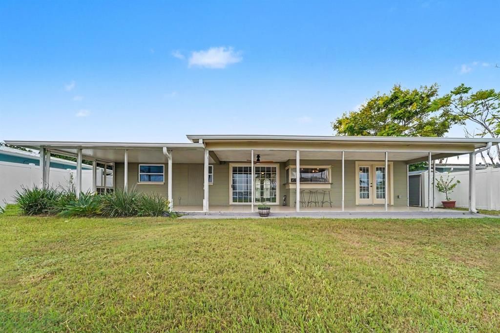 For Sale: $385,000 (2 beds, 2 baths, 1112 Square Feet)