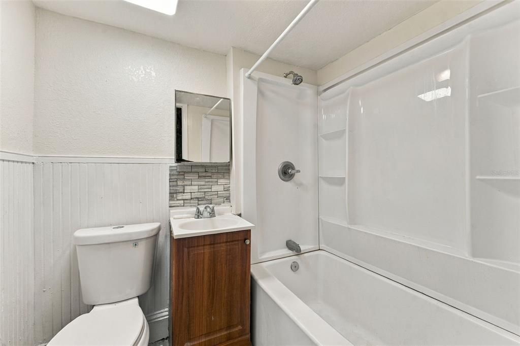 For Rent: $2,500 (4 beds, 2 baths, 1403 Square Feet)