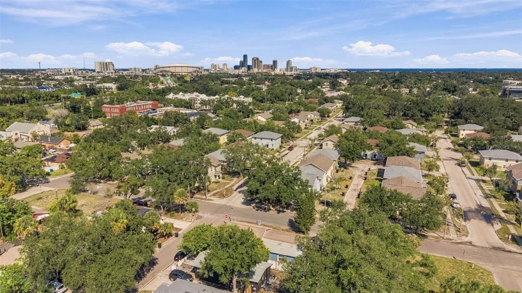 For Rent: $2,500 (4 beds, 2 baths, 1403 Square Feet)