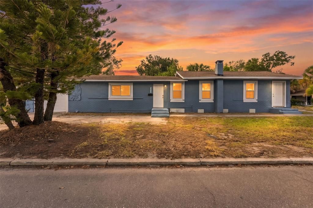 For Rent: $2,500 (4 beds, 2 baths, 1403 Square Feet)