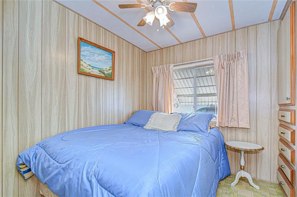For Sale: $69,900 (2 beds, 1 baths, 672 Square Feet)