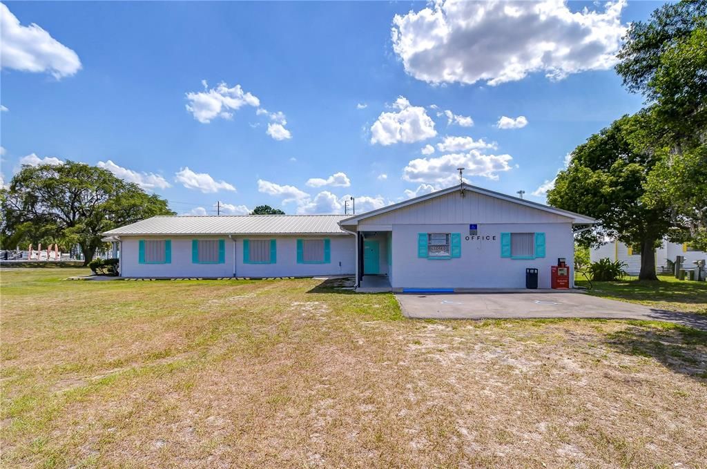 For Sale: $69,900 (2 beds, 1 baths, 672 Square Feet)