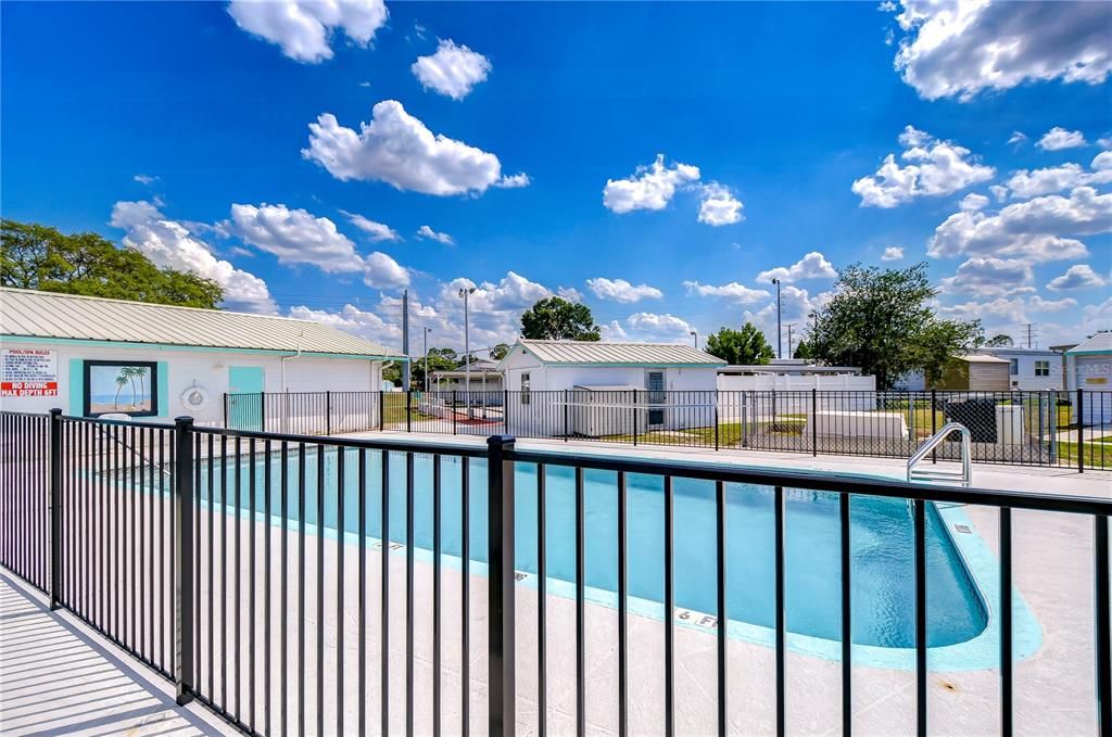 For Sale: $69,900 (2 beds, 1 baths, 672 Square Feet)