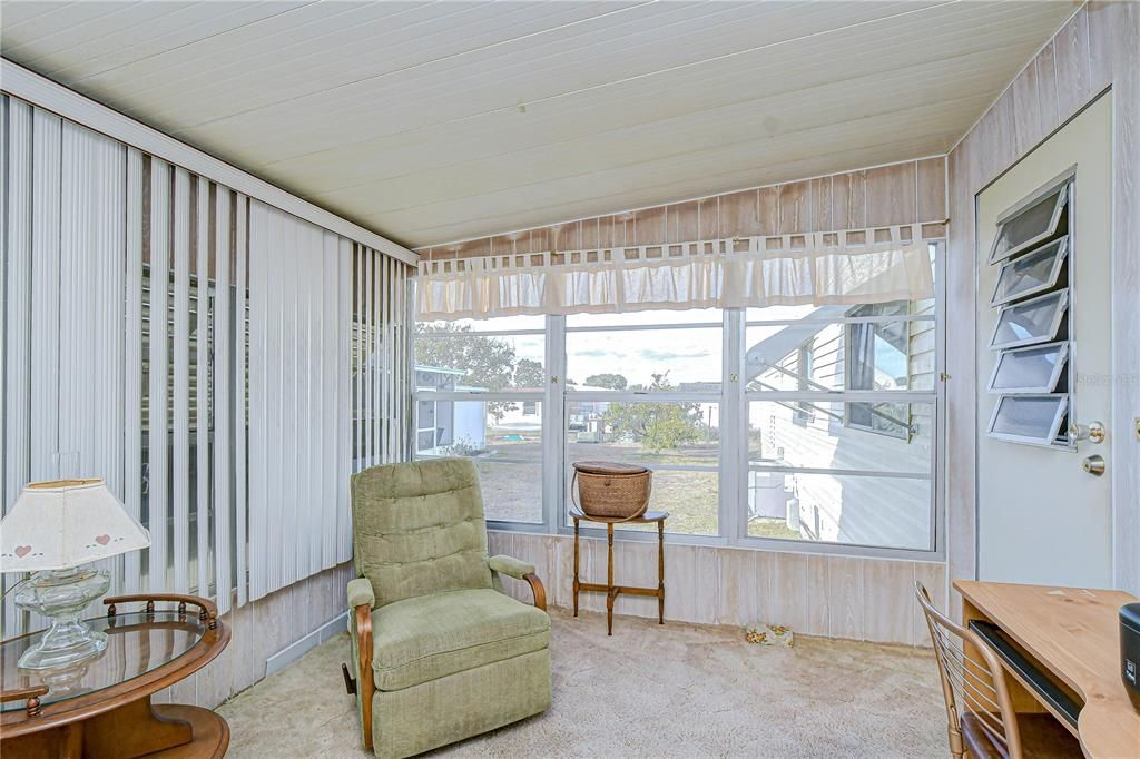 For Sale: $69,900 (2 beds, 1 baths, 672 Square Feet)