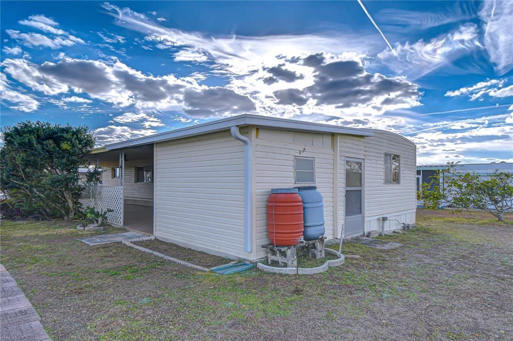 For Sale: $69,900 (2 beds, 1 baths, 672 Square Feet)