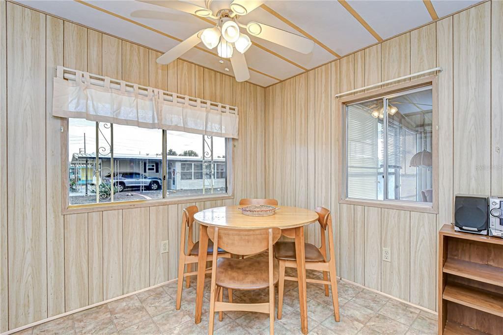 For Sale: $69,900 (2 beds, 1 baths, 672 Square Feet)