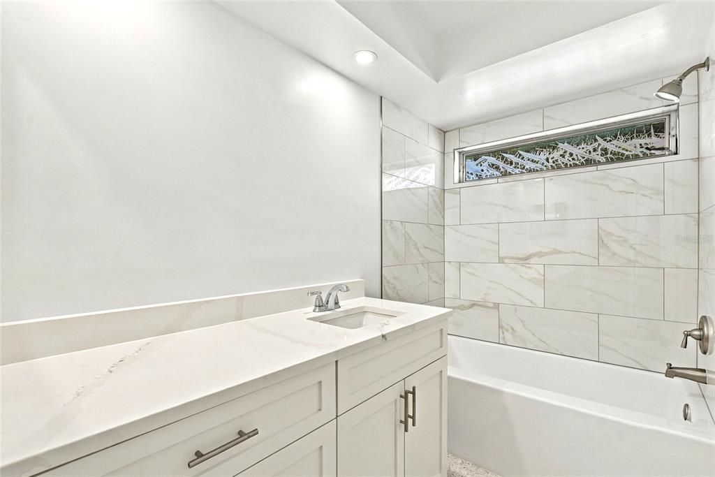 На продажу: $974,000 (3 спален, 2 ванн, 1932 Квадратных фут)