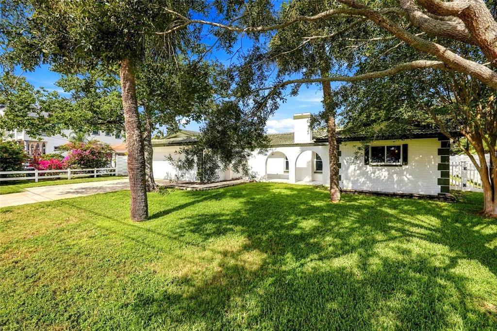 На продажу: $974,000 (3 спален, 2 ванн, 1932 Квадратных фут)