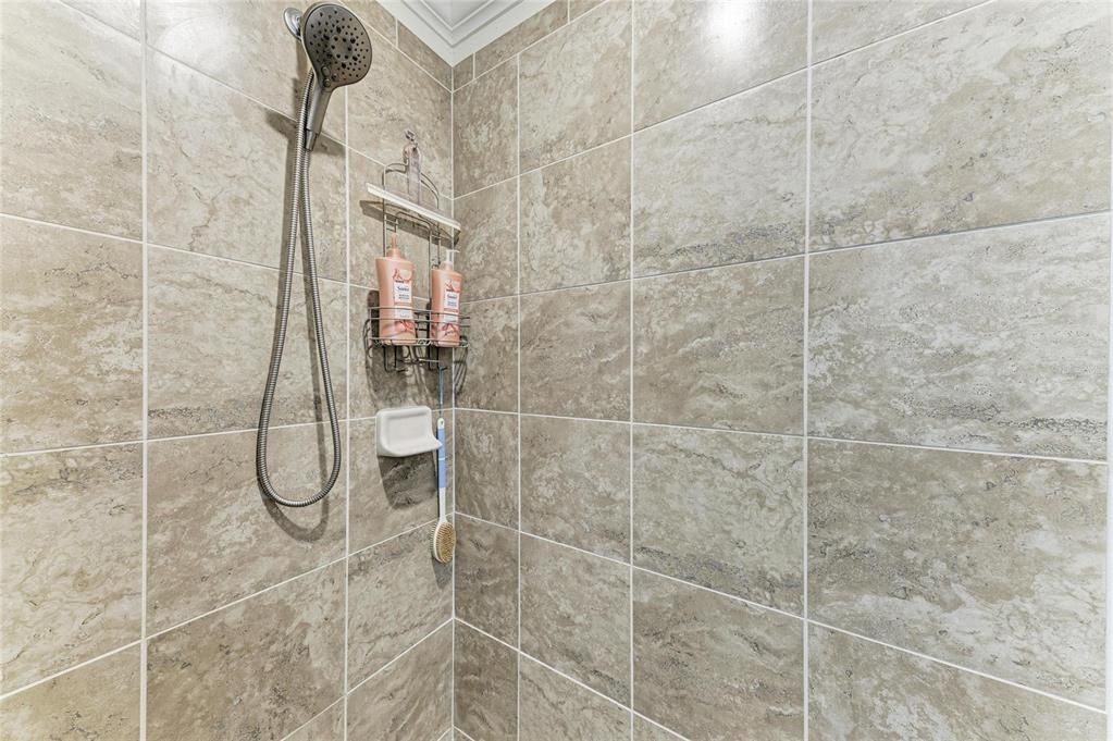 На продажу: $265,000 (2 спален, 2 ванн, 1121 Квадратных фут)