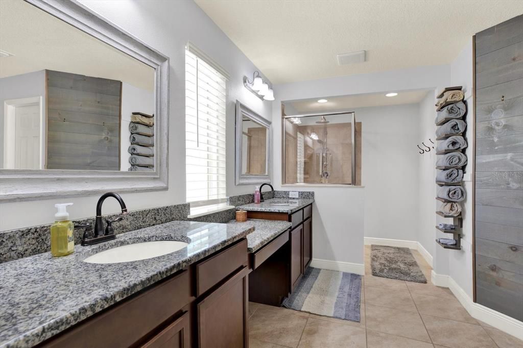 For Sale: $549,900 (4 beds, 2 baths, 2254 Square Feet)