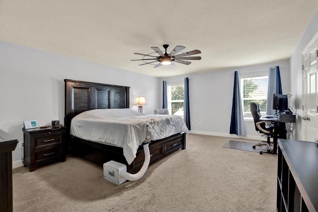 For Sale: $549,900 (4 beds, 2 baths, 2254 Square Feet)