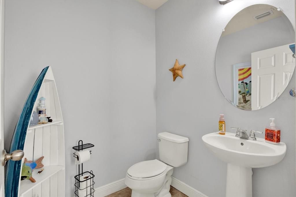 For Sale: $549,900 (4 beds, 2 baths, 2254 Square Feet)