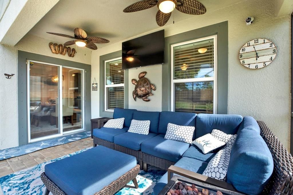 For Sale: $549,900 (4 beds, 2 baths, 2254 Square Feet)
