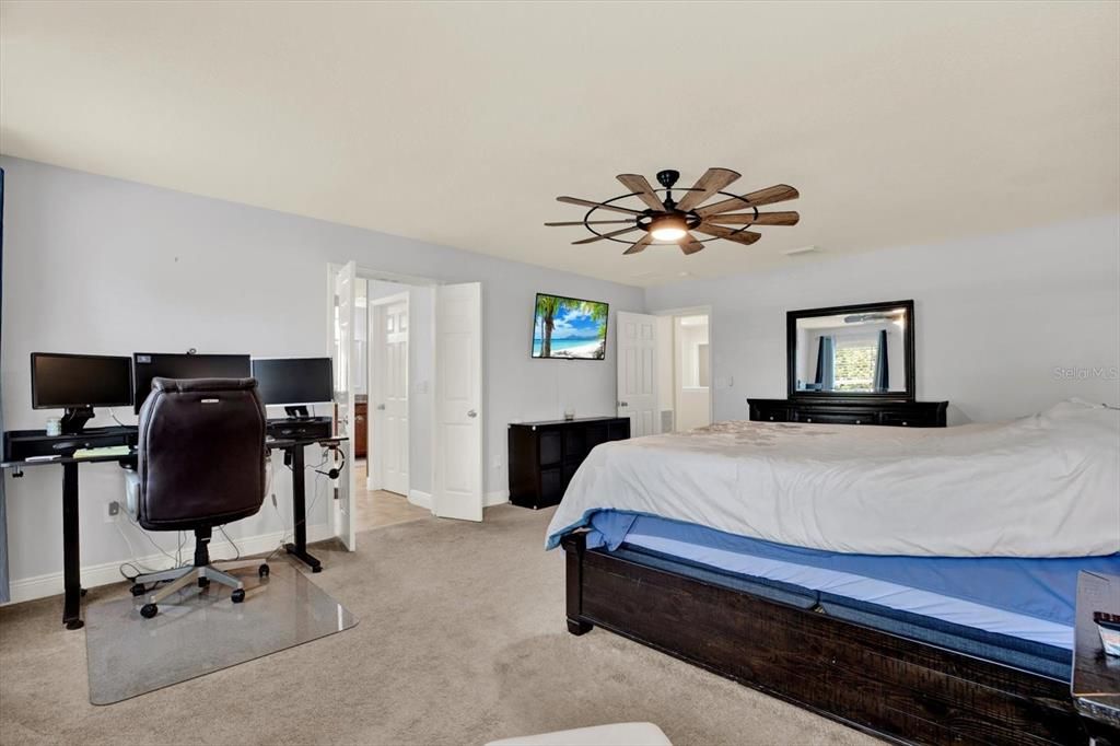 For Sale: $549,900 (4 beds, 2 baths, 2254 Square Feet)