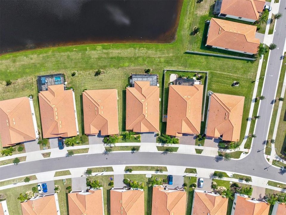 En Venta: $575,000 (3 camas, 3 baños, 2651 Pies cuadrados)