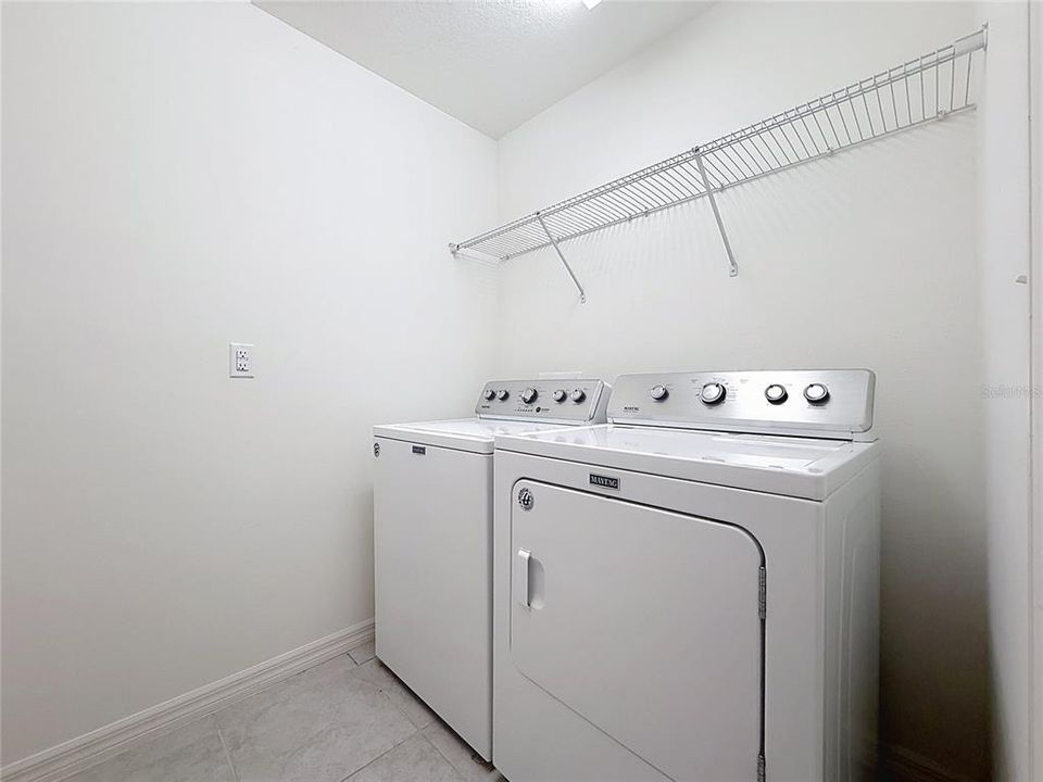В аренду: $2,150 (4 спален, 2 ванн, 1696 Квадратных фут)