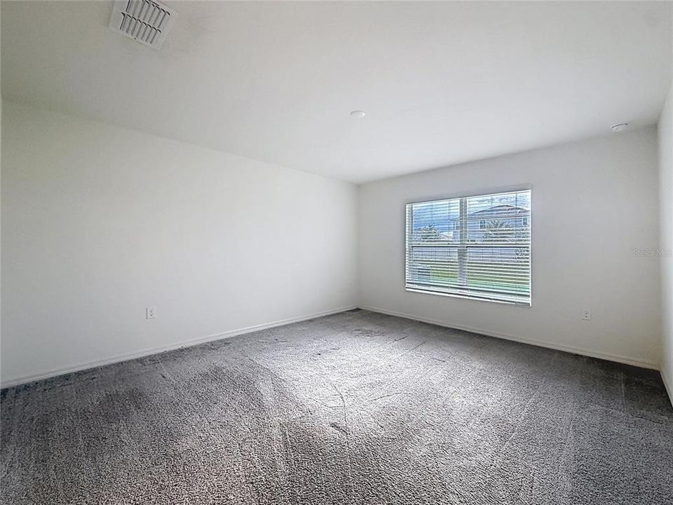 В аренду: $2,150 (4 спален, 2 ванн, 1696 Квадратных фут)