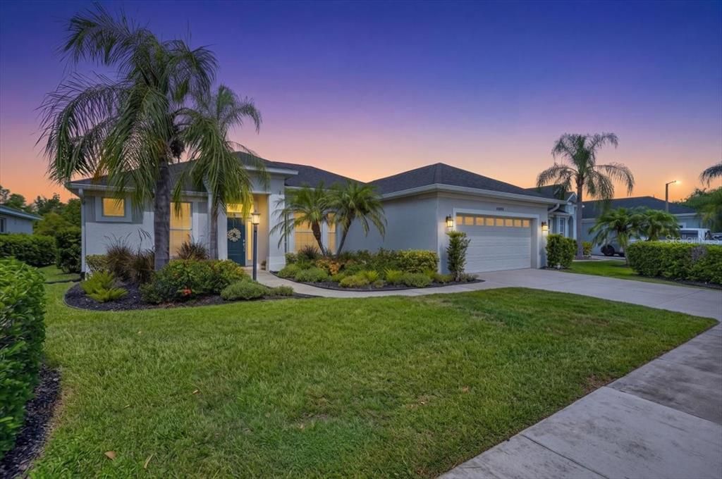 For Sale: $765,000 (4 beds, 3 baths, 2340 Square Feet)
