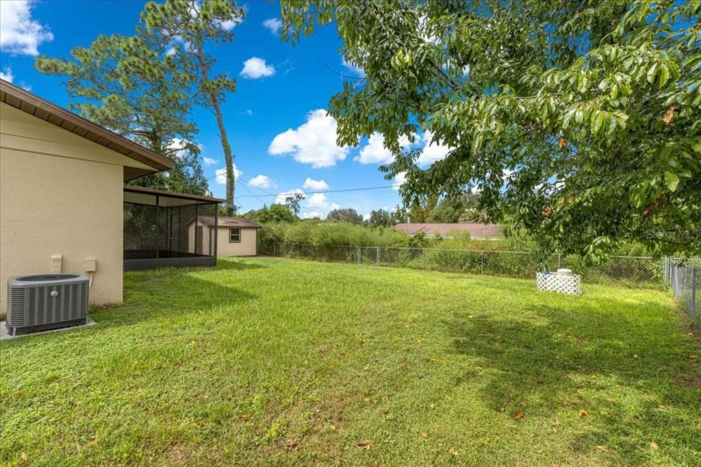 For Sale: $209,000 (2 beds, 2 baths, 924 Square Feet)