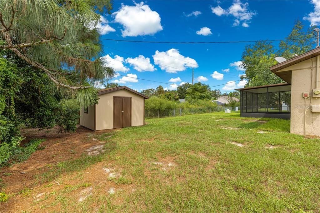 For Sale: $209,000 (2 beds, 2 baths, 924 Square Feet)