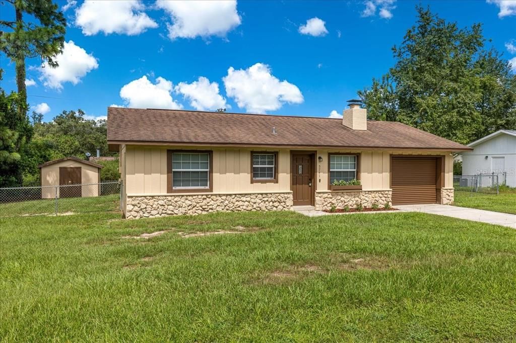For Sale: $209,000 (2 beds, 2 baths, 924 Square Feet)
