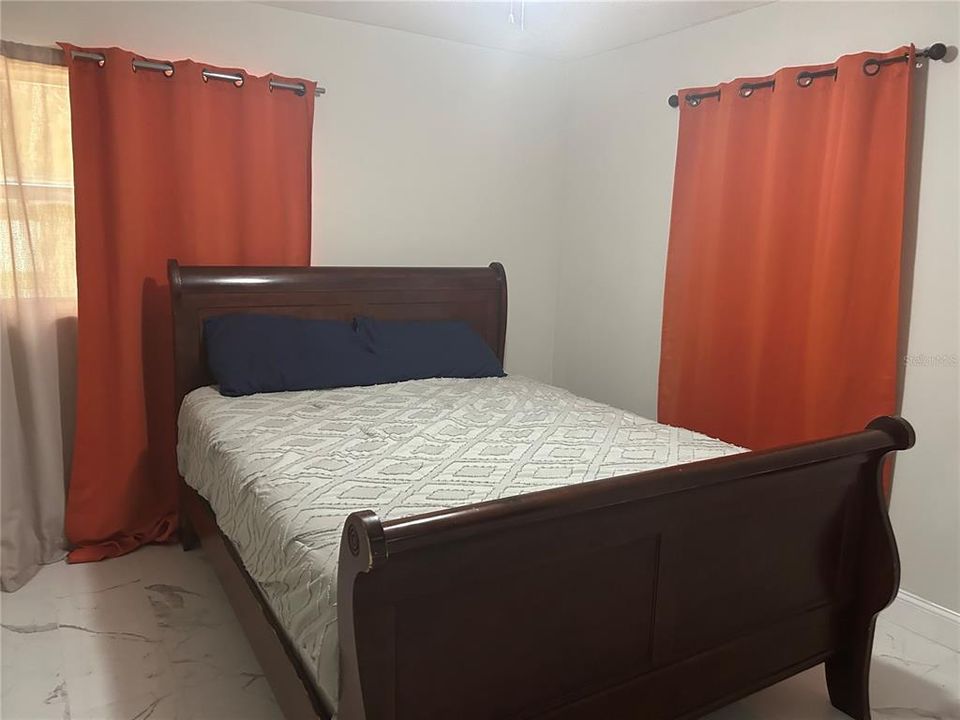 На продажу: $289,900 (3 спален, 1 ванн, 1132 Квадратных фут)