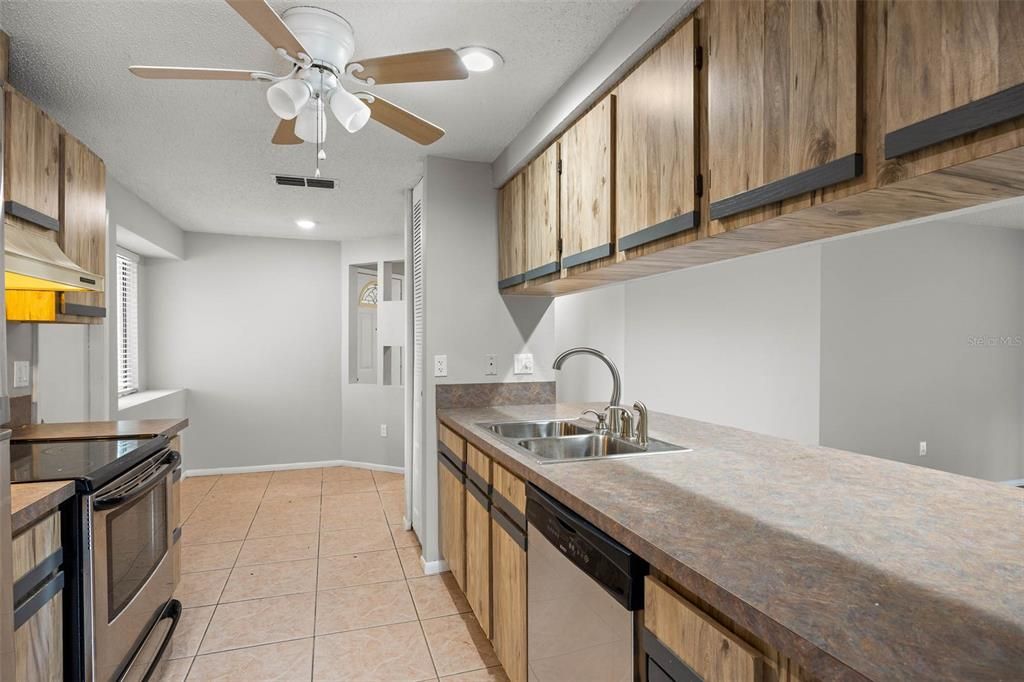 Activo con contrato: $312,000 (3 camas, 2 baños, 1274 Pies cuadrados)