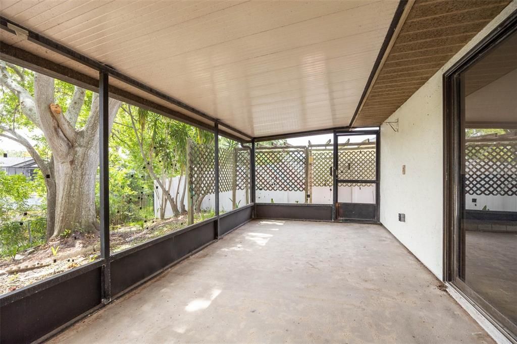 Activo con contrato: $312,000 (3 camas, 2 baños, 1274 Pies cuadrados)