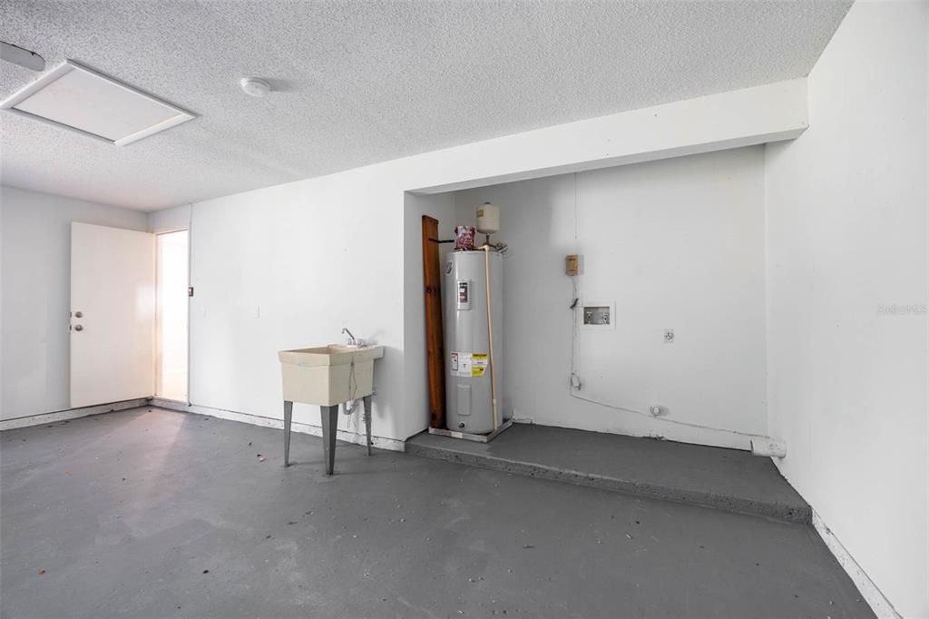 Activo con contrato: $312,000 (3 camas, 2 baños, 1274 Pies cuadrados)