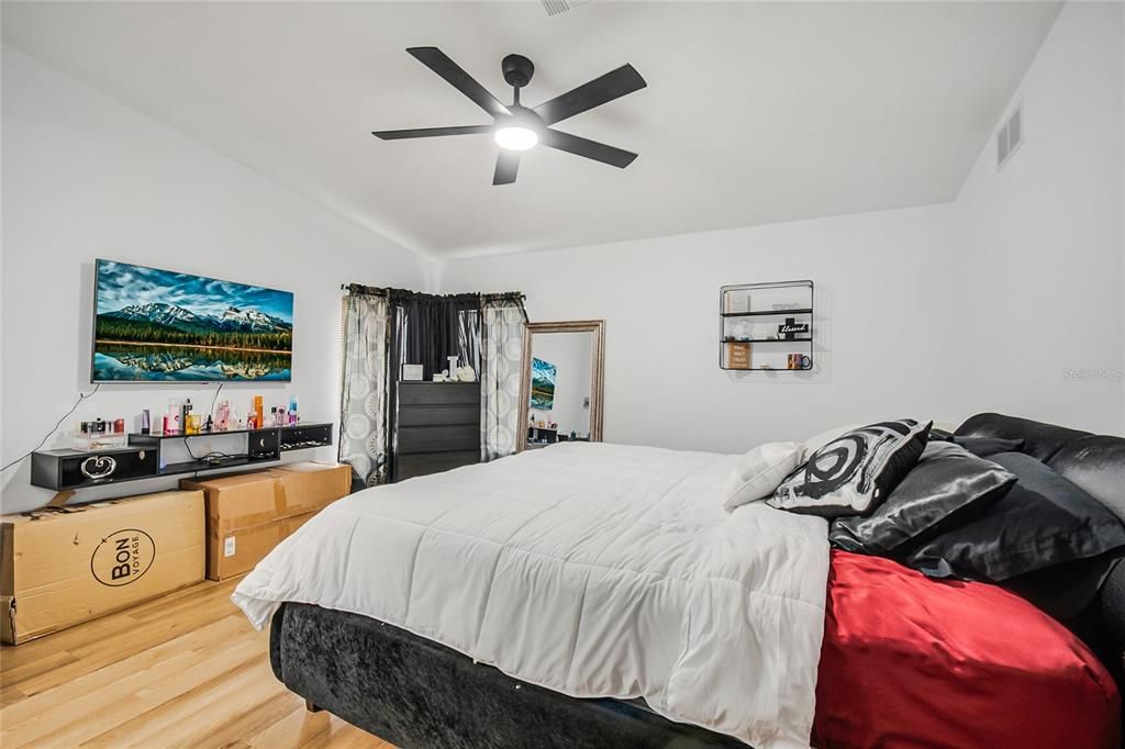 For Sale: $320,000 (3 beds, 2 baths, 1680 Square Feet)