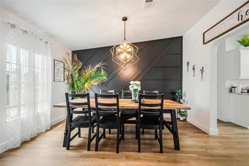 For Sale: $320,000 (3 beds, 2 baths, 1680 Square Feet)