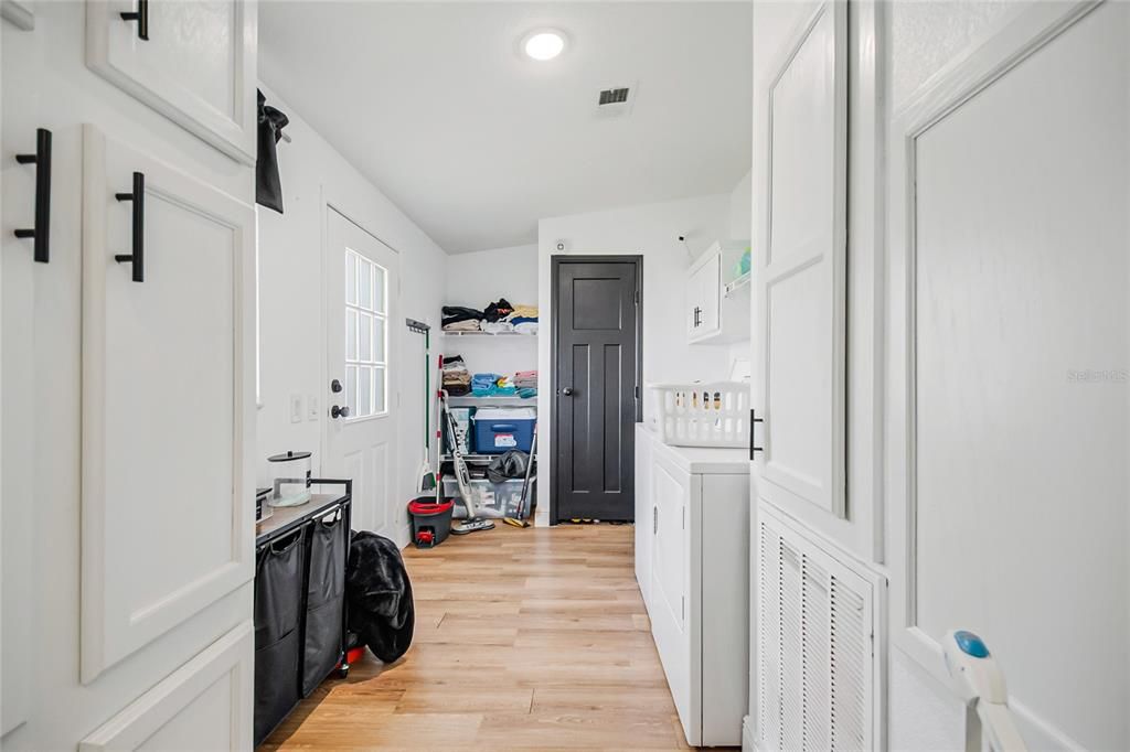 For Sale: $320,000 (3 beds, 2 baths, 1680 Square Feet)