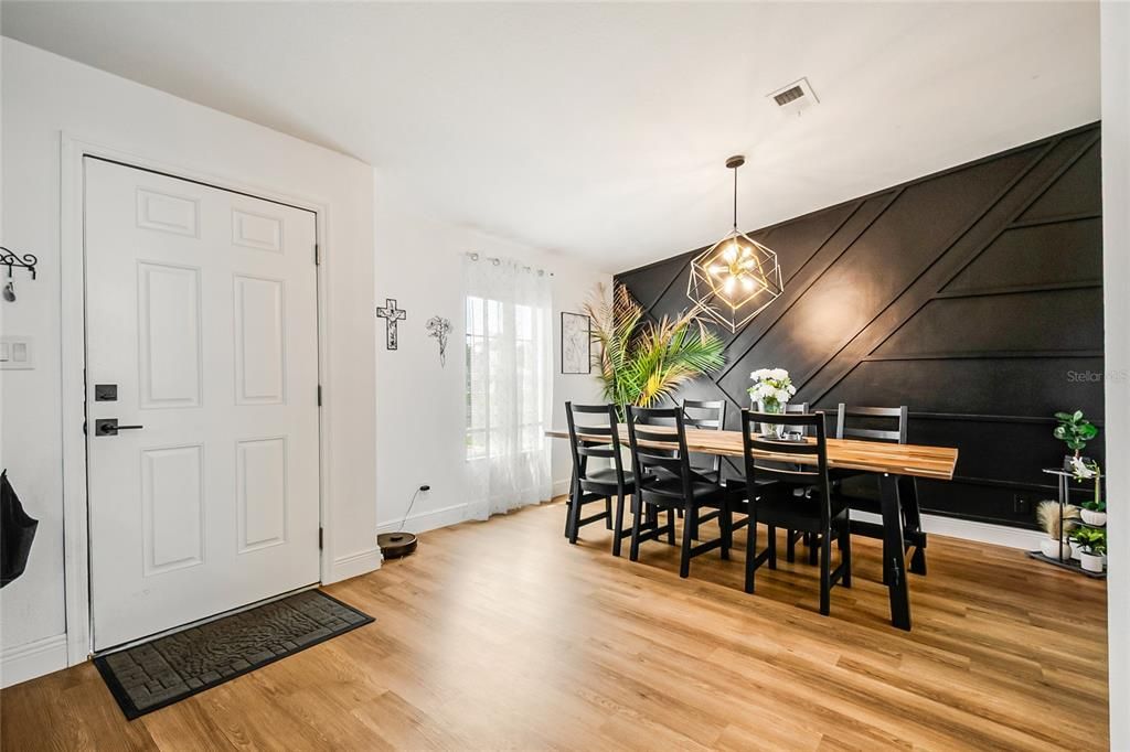For Sale: $320,000 (3 beds, 2 baths, 1680 Square Feet)