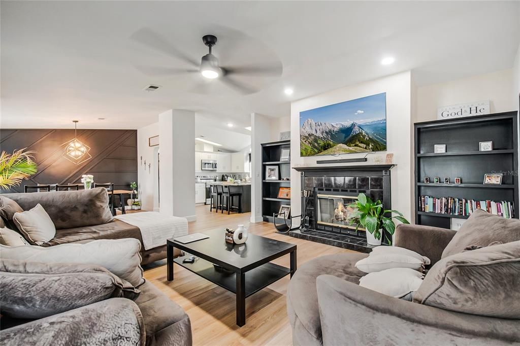 For Sale: $320,000 (3 beds, 2 baths, 1680 Square Feet)