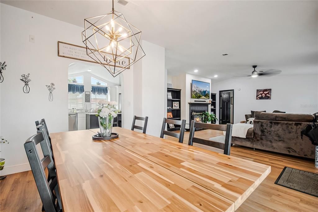 For Sale: $320,000 (3 beds, 2 baths, 1680 Square Feet)