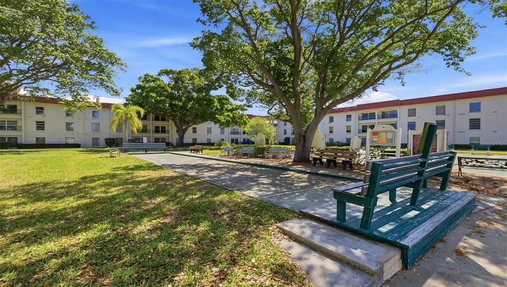 For Rent: $2,000 (2 beds, 1 baths, 930 Square Feet)