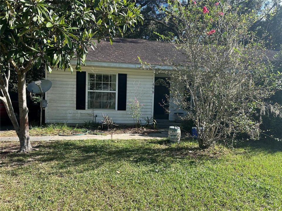 For Sale: $190,000 (3 beds, 2 baths, 1568 Square Feet)