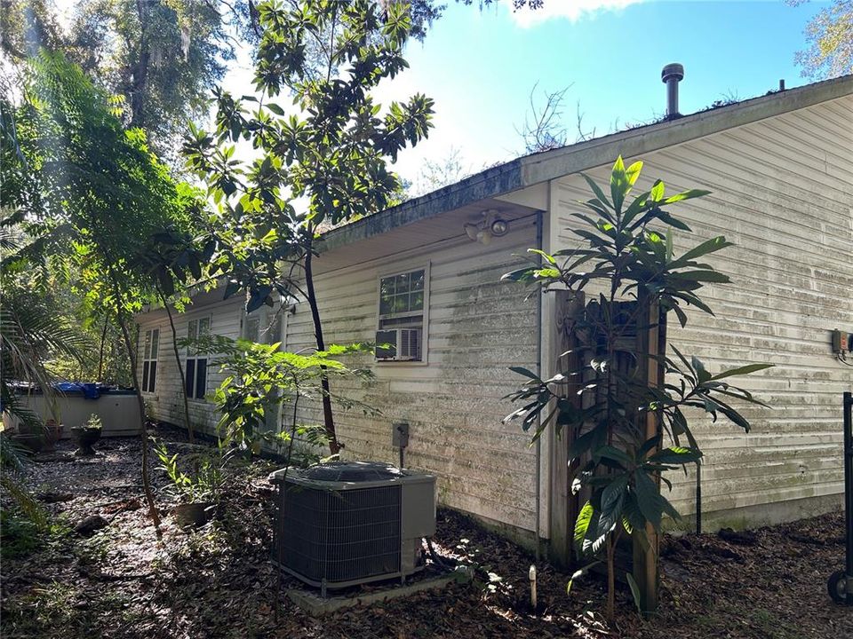 For Sale: $190,000 (3 beds, 2 baths, 1568 Square Feet)