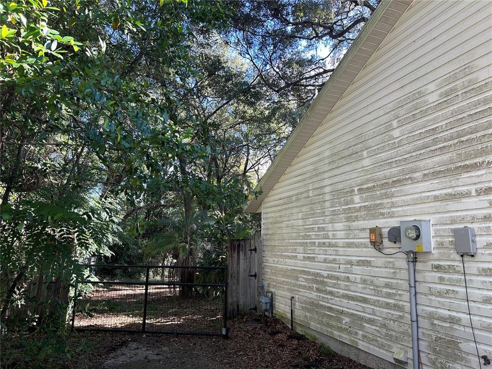 For Sale: $190,000 (3 beds, 2 baths, 1568 Square Feet)