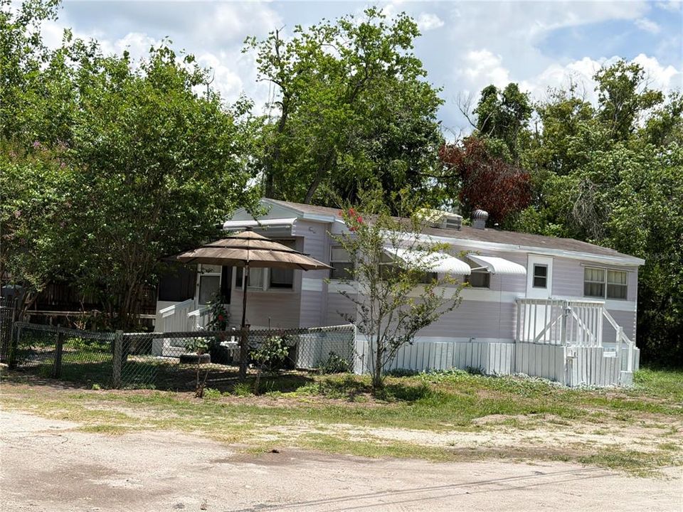 For Rent: $950 (1 beds, 1 baths, 378 Square Feet)