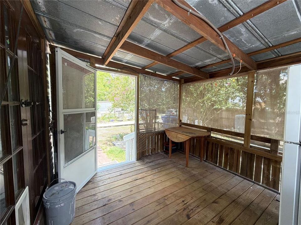 For Rent: $950 (1 beds, 1 baths, 378 Square Feet)