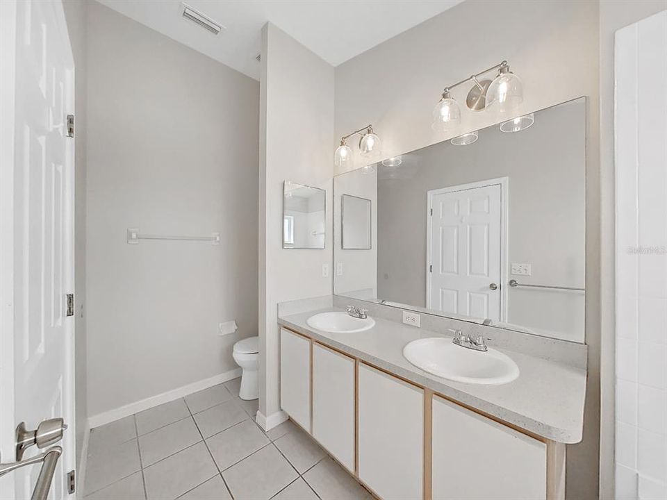 For Rent: $2,100 (3 beds, 2 baths, 1578 Square Feet)