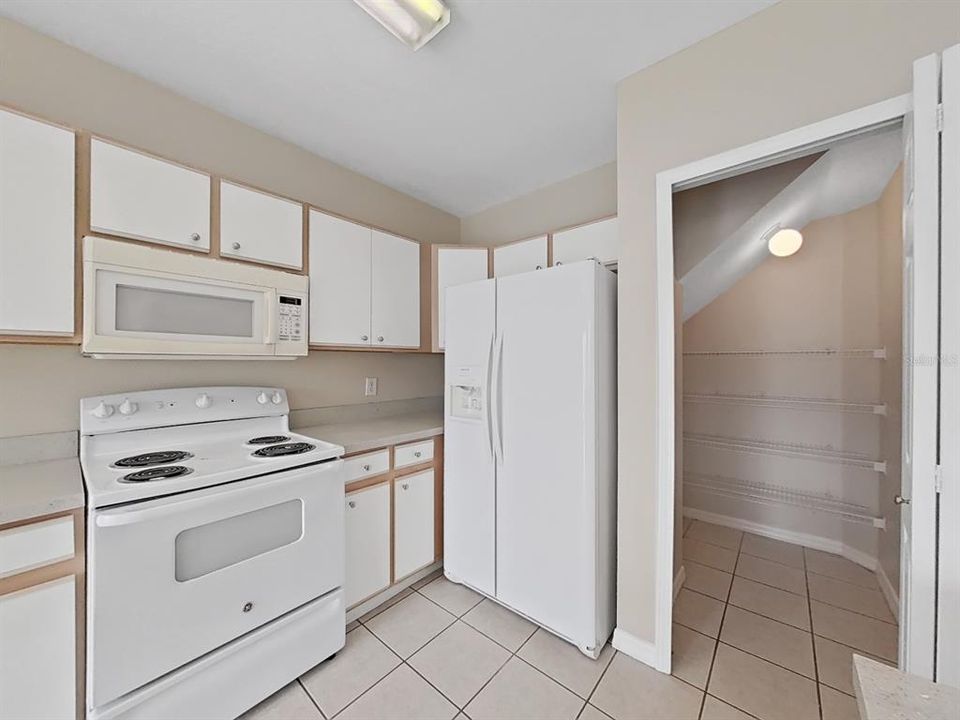 For Rent: $2,100 (3 beds, 2 baths, 1578 Square Feet)