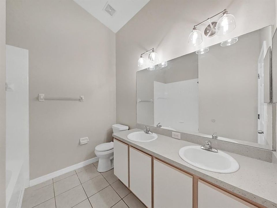 For Rent: $2,100 (3 beds, 2 baths, 1578 Square Feet)