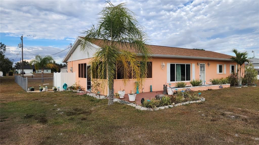 На продажу: $269,999 (3 спален, 2 ванн, 1464 Квадратных фут)