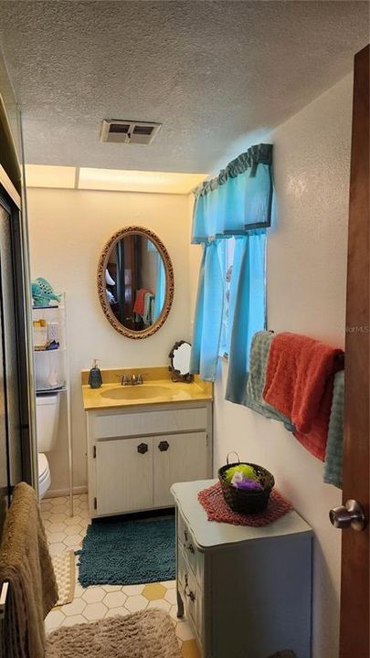 На продажу: $269,999 (3 спален, 2 ванн, 1464 Квадратных фут)