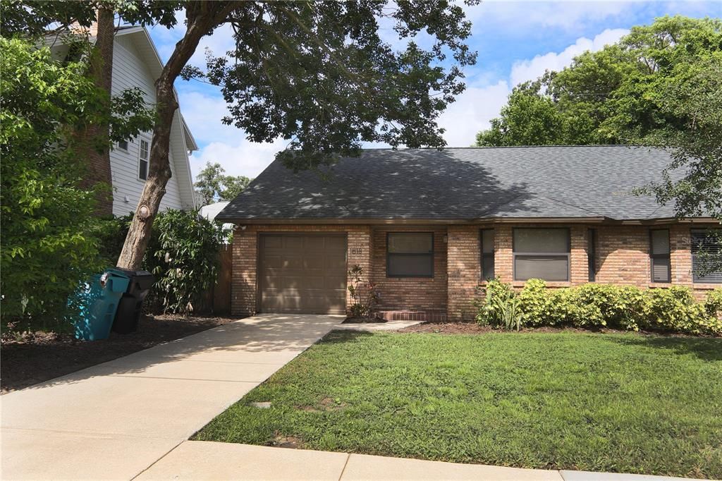 For Rent: $2,300 (2 beds, 2 baths, 1006 Square Feet)