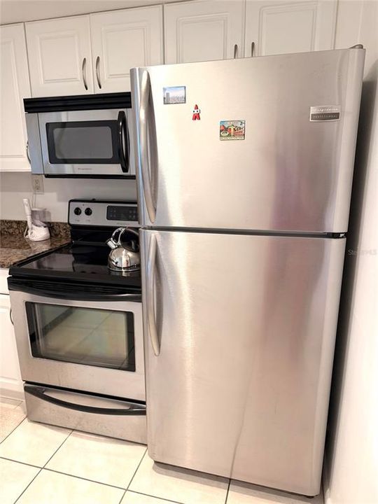 For Sale: $74,900 (1 beds, 1 baths, 833 Square Feet)