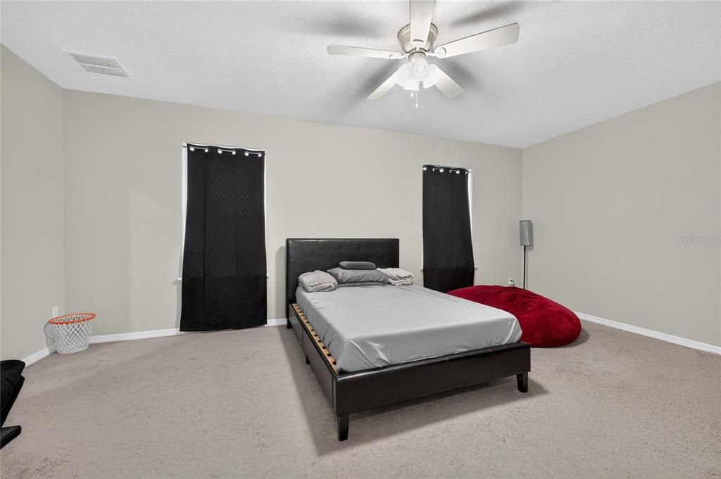 For Sale: $520,000 (4 beds, 3 baths, 3137 Square Feet)